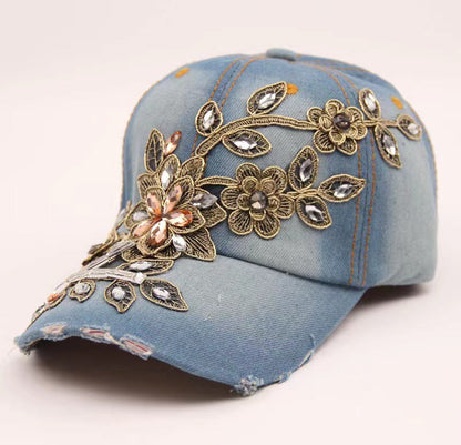Fashionable Rhinestone-Studded Baseball Cap with Intricate Golden