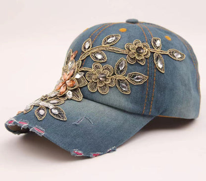Fashionable Rhinestone-Studded Baseball Cap with Intricate Golden