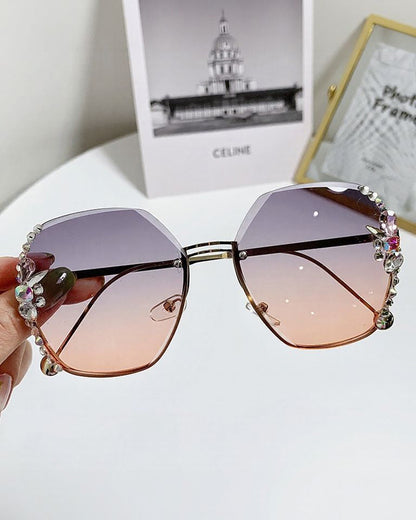 Trendy Rhinestone Oversized Lenses Face-Slimming Sunglasses