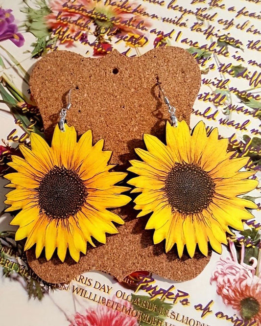 Exaggerated Wooden Sunflower Pattern Earrings