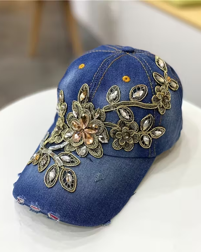 Fashionable Rhinestone-Studded Baseball Cap with Intricate Golden