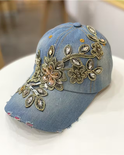 Fashionable Rhinestone-Studded Baseball Cap with Intricate Golden