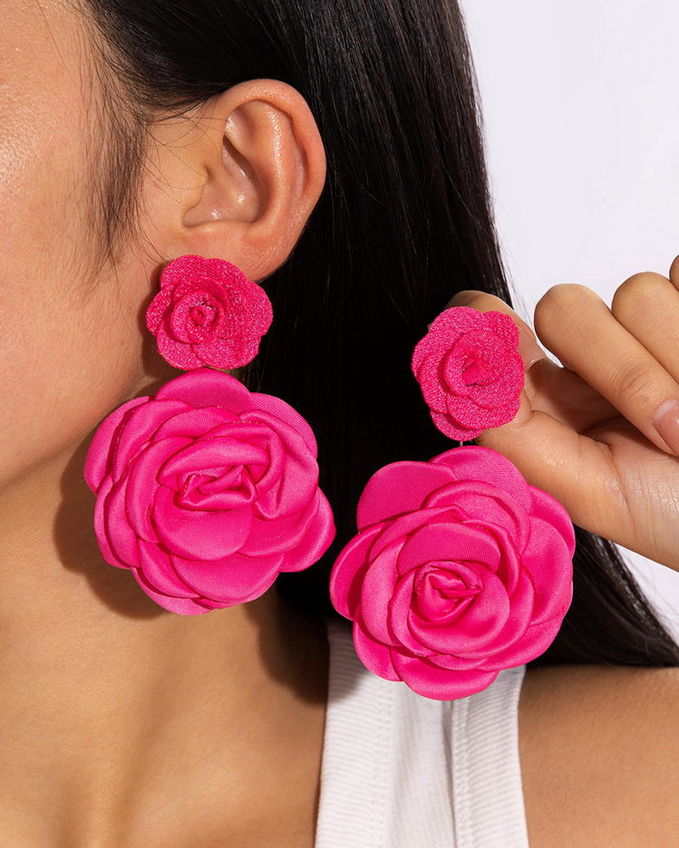 A Pair of Fashionable Polyester Large Flower Three-dimensional Artificial Flower Drop Earrings, Suitable for Women's Prom, Party, and as a Gift for Friends