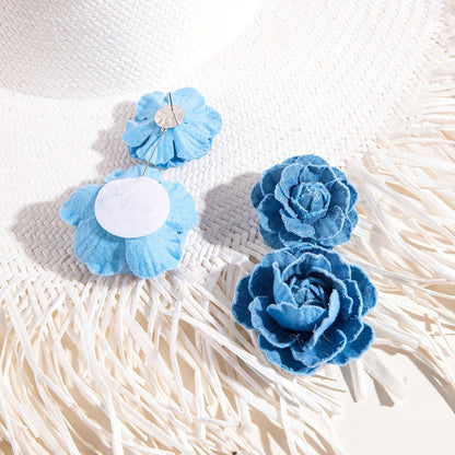 A Pair of Fashionable Polyester Large Flower Three-dimensional Artificial Flower Drop Earrings, Suitable for Women's Prom, Party, and as a Gift for Friends